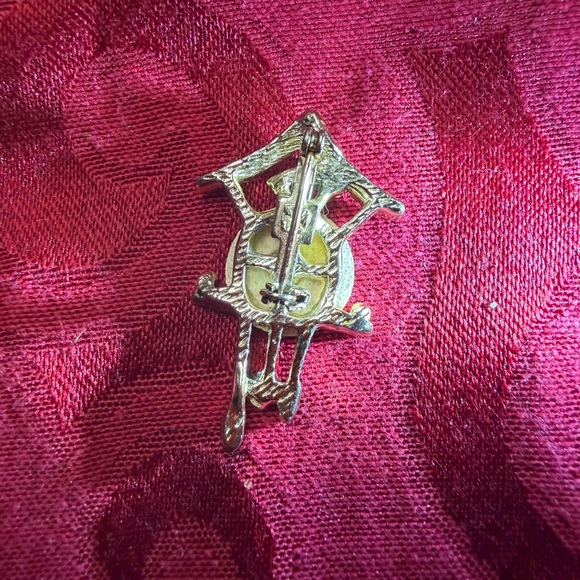 Gold Cuckoo Clock Brooch - Picture 2 of 3